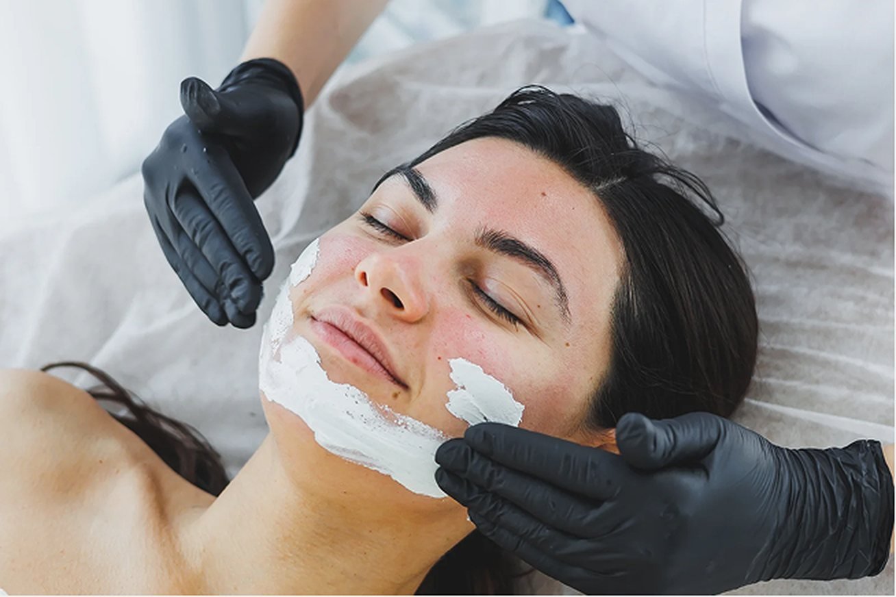 BeyondSkin Signature Facial