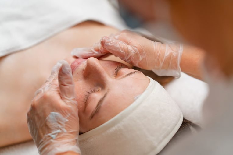 BeyondSkin Signature Facial